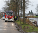 Melding 12.46 Prio 2 Lek Zinken Woonboot Inzet Brw IBGS os Olieschermen Kanaelsloane Opeinde